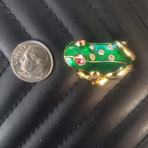 Pin - Picture 1 of 1